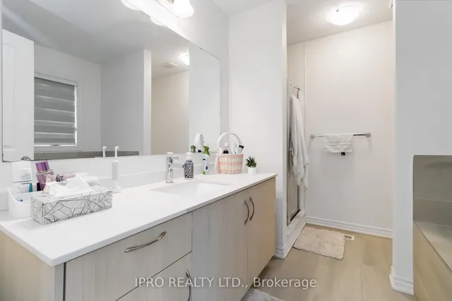 Additional image 27 of 486 Bergamot Ave