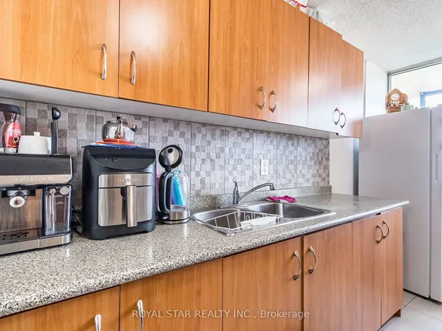 Additional image 23 of 25 Kensington Rd Unit 1610