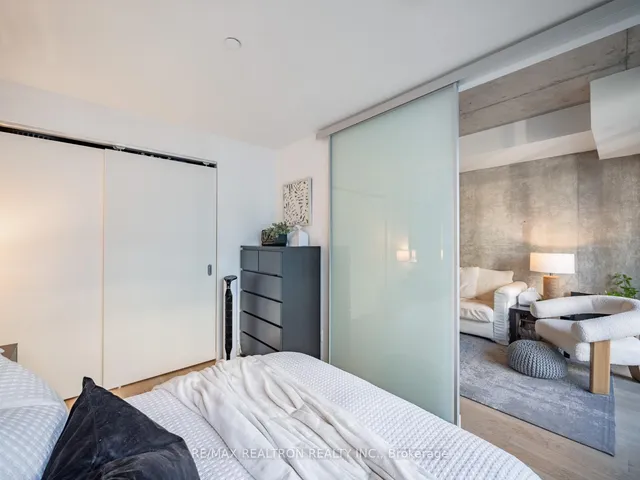 Additional image 29 of 111 Bathurst St Unit 1217