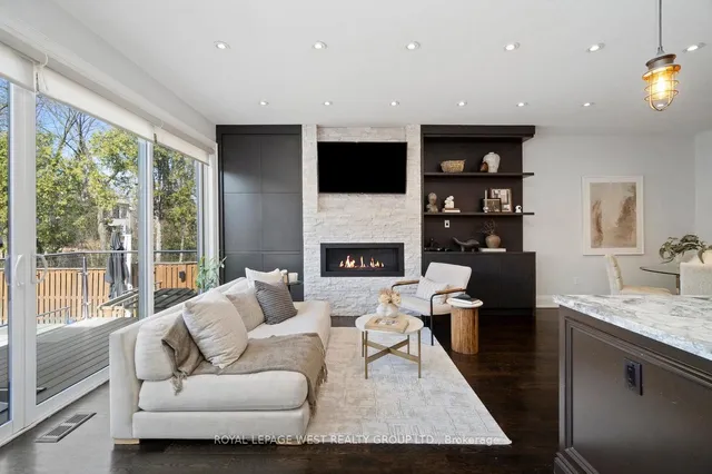 Additional image 23 of 218 Cameron Ave