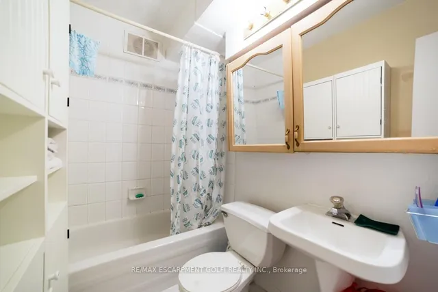 Additional image 15 of 30 Summit Ave Unit 501