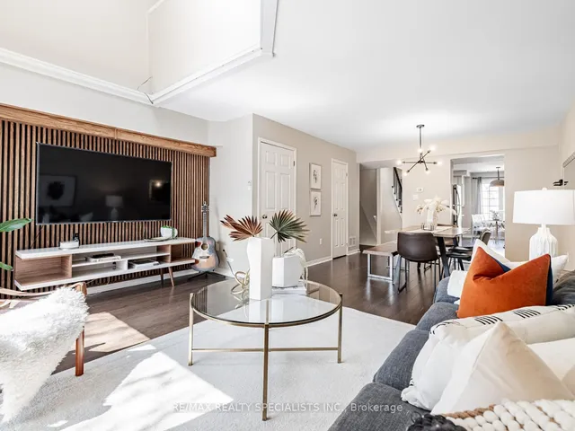 Additional image 17 of 2055 WALKERS Line Unit 227