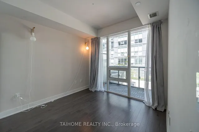 Additional image 10 of 955 Bay St Unit 307