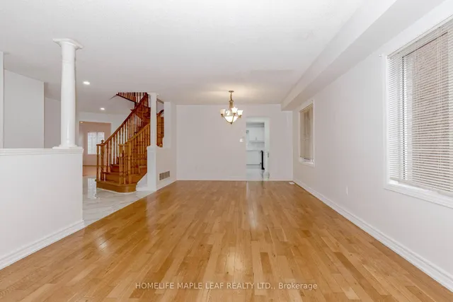 Additional image 11 of 72 Dunvegan Cres