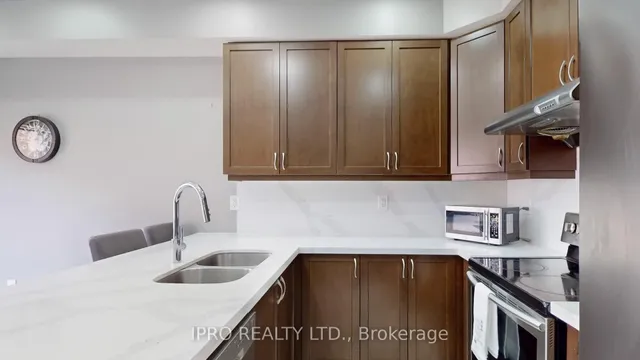 Additional image 15 of 28 Troyer St