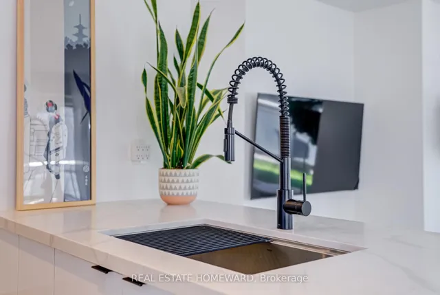 Additional image 11 of 255 Richmond St Unit 1004