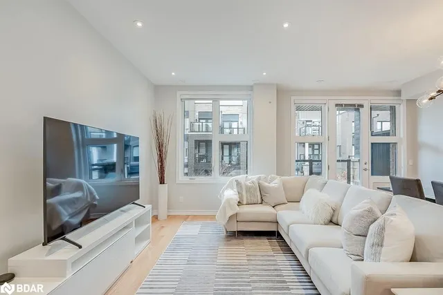 Additional image 7 of 3048 Silvertip Common Common