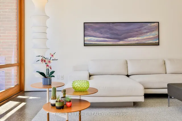 Additional image 6 of 694 Richmond St