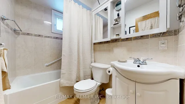 Additional image 32 of 216 Medland St