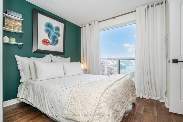 Additional image 24 of 100 Western Battery Rd Unit 1601