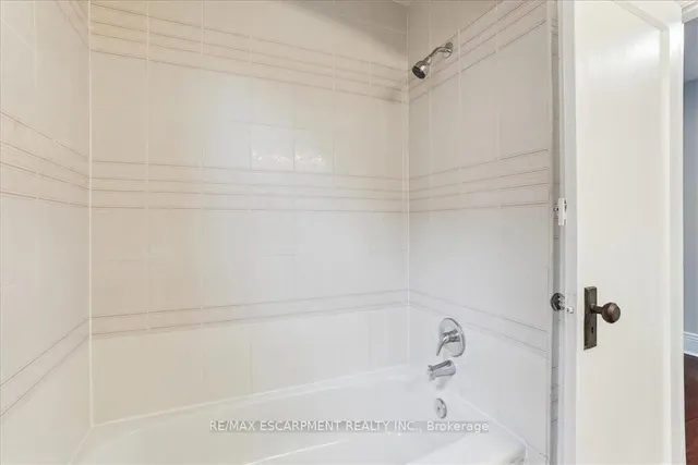 Additional image 24 of 1160 King St