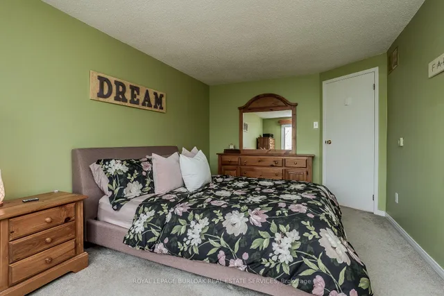 Additional image 16 of 2383 Cotswold Cres