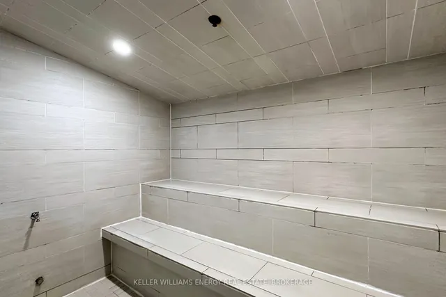 Additional image 36 of 2191 Yonge St Unit 3707