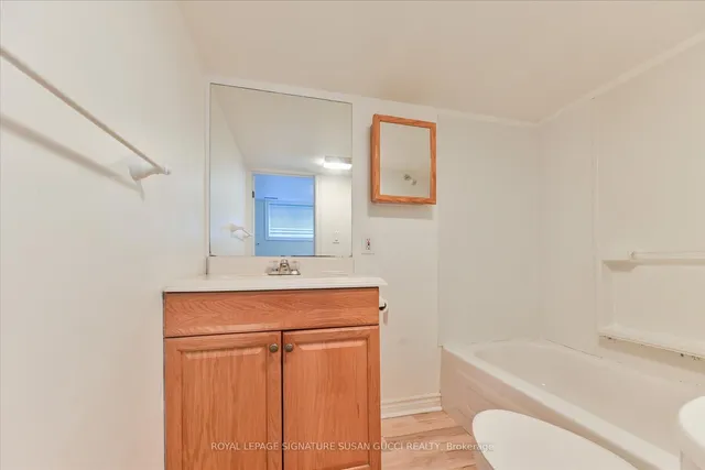 Additional image 42 of 454 Donlands Ave