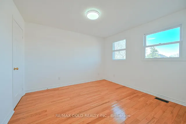 Additional image 38 of 46 Plover Pl