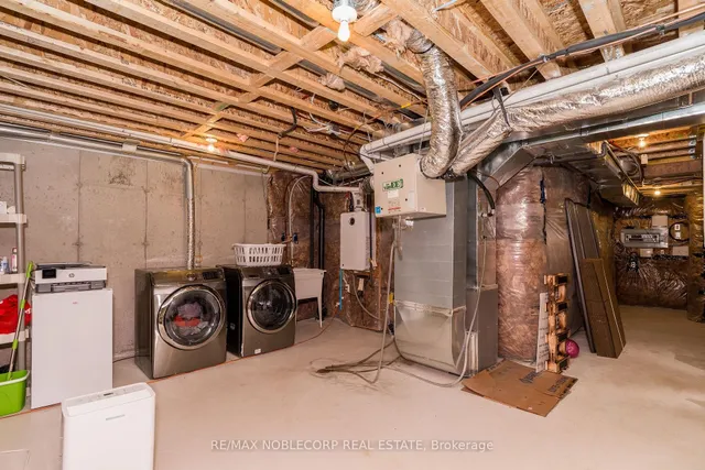 Additional image 24 of 1152 Duignan Cres