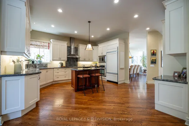 Additional image 8 of 42 Munro Blvd