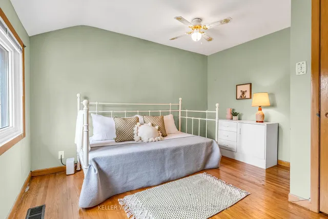 Additional image 33 of 83 Allister Ave