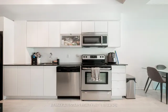 Additional image 9 of 150 East Liberty St Unit 605