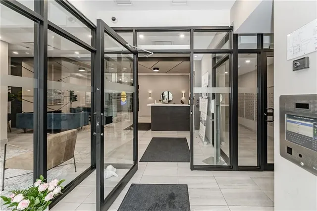 Additional image 3 of 60 Charles Street West Unit 1104