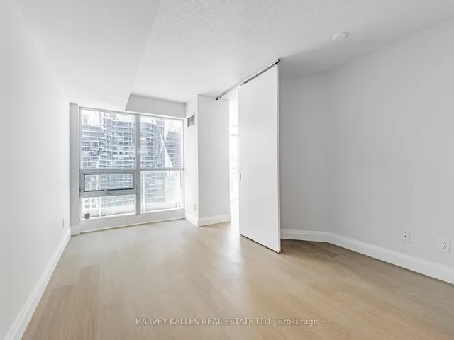 Additional image 14 of 18 Yonge St Unit 3013