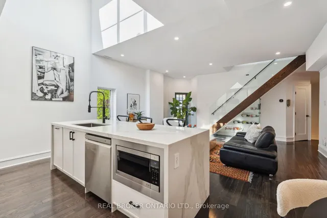 Additional image 10 of 300 Avenue Rd Unit 4