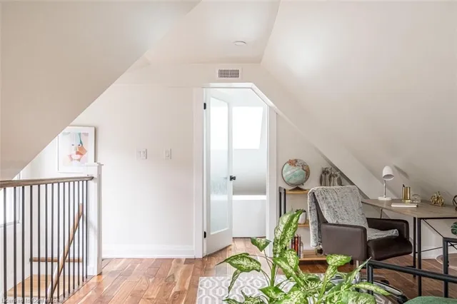 Additional image 27 of 396 Charlton Ave