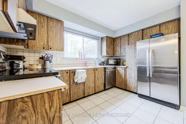 Additional image 12 of 1276 HILLVIEW Cres