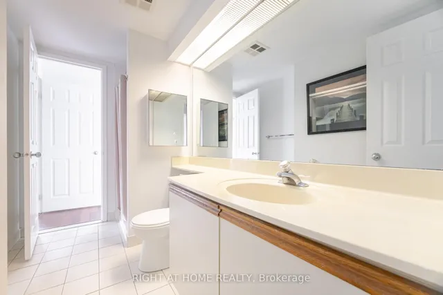 Additional image 19 of 77 Harbour Sq Unit 1812