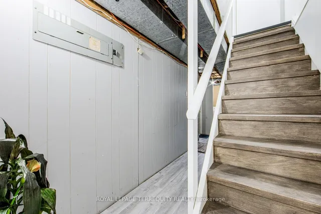 Additional image 29 of 33 Rochelle Ave Unit 51