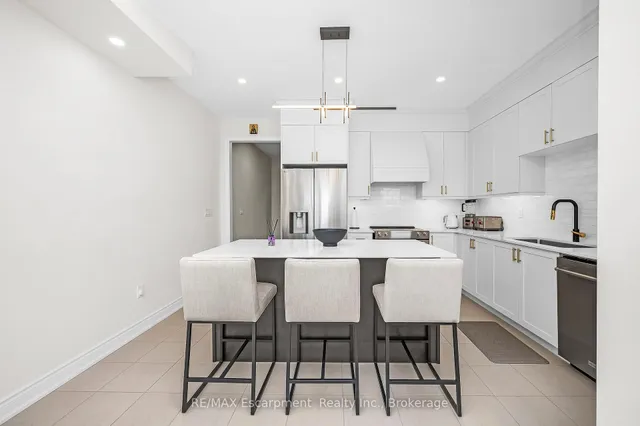 Additional image 10 of 3401 Sixth Line