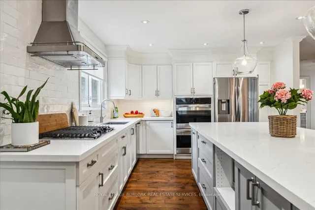 Additional image 11 of 692 Catalina Cres