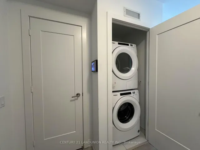 Additional image 9 of 30 Inn On The Park Dr Unit 2911