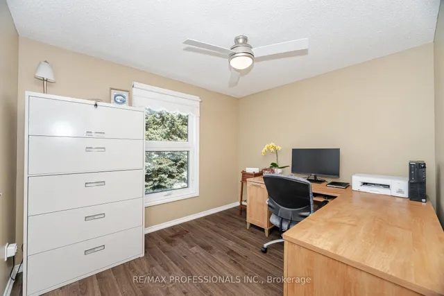 Additional image 32 of 72 Barr Cres