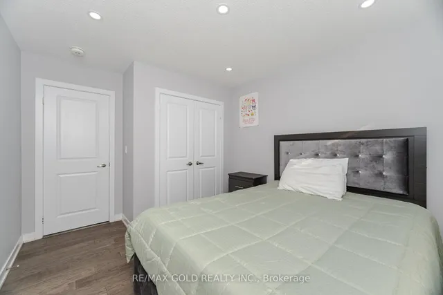 Additional image 35 of 49 Argelia Cres