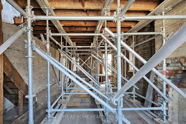 Additional image 33 of 207 Victor Ave