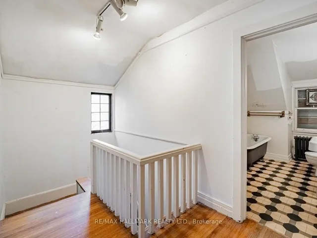 Additional image 26 of 2 Mount Royal Ave