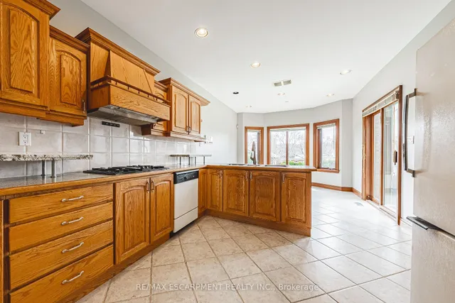 Additional image 14 of 388 Hemlock Ave