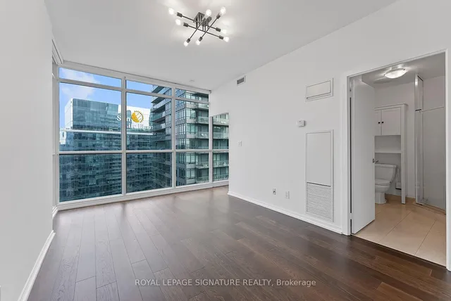 Additional image 8 of 65 Bremner Blvd Unit 4101