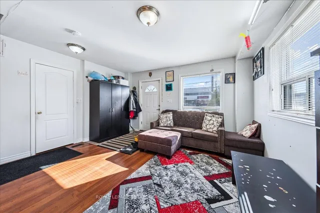 Additional image 6 of 2338, 2338R, 2340, Keele St