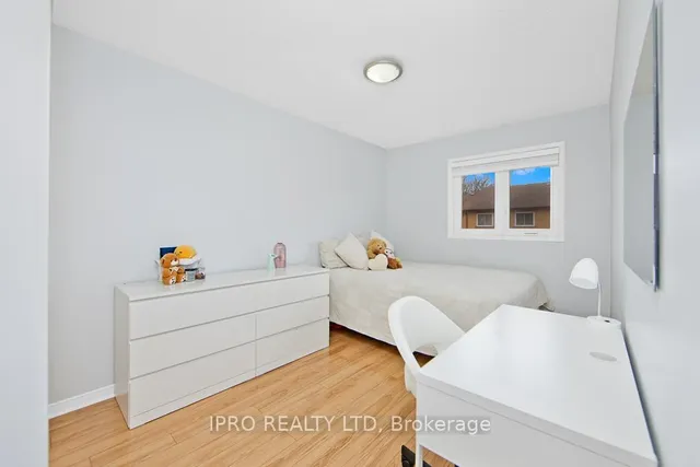 Additional image 15 of 550 Steddick Crt Unit 40