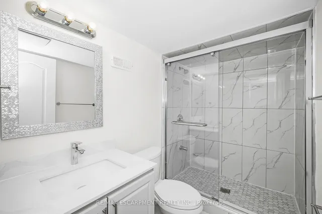 Additional image 48 of 2728 Guilford Cres