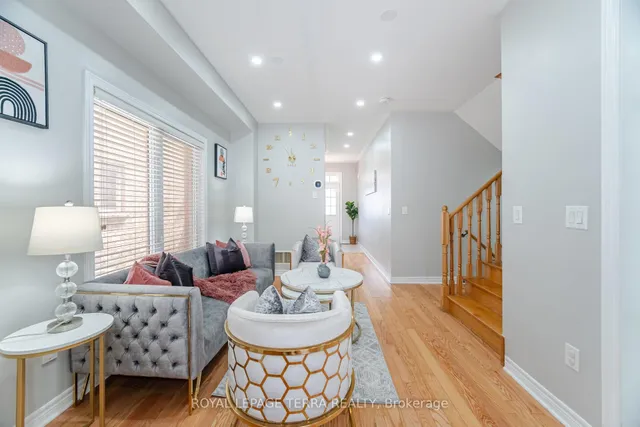 Additional image 7 of 15 Versailles Cres