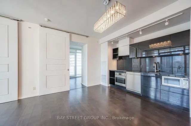 Additional image 21 of 125 Peter St Unit 2509