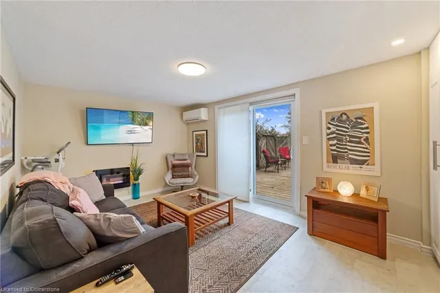 Additional image 5 of 1967 Main St Unit 6