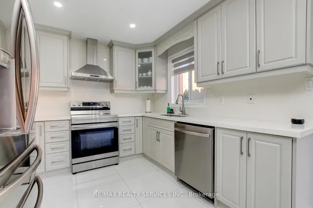 Additional image 13 of 44 Lormel Gate