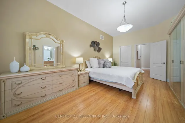 Additional image 16 of 31 Saint Hubert Dr