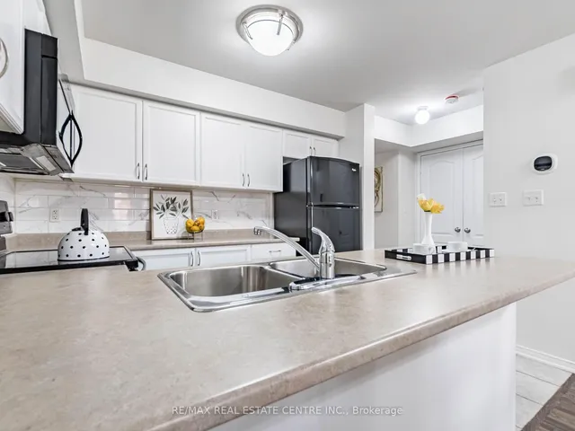 Additional image 22 of 2460 Post Rd Unit 3