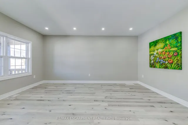 Additional image 7 of 176 Garside Ave