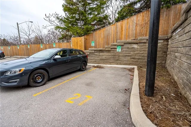 Additional image 36 of 16 Markle Cres Unit 403